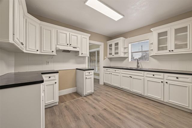 6807 Avenue E, Houston, TX 77011