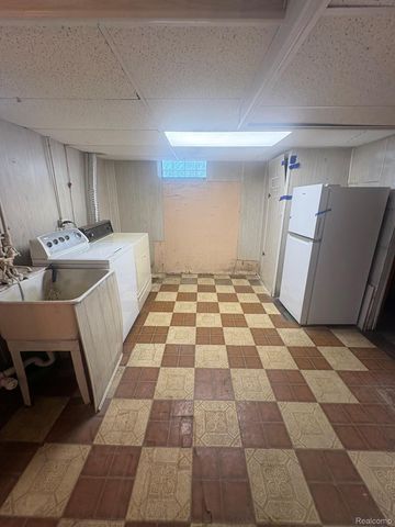 6459 Lathers Street, Garden City, MI 48135
