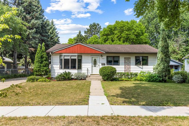 1917 15th Street S, Fargo, ND 58103