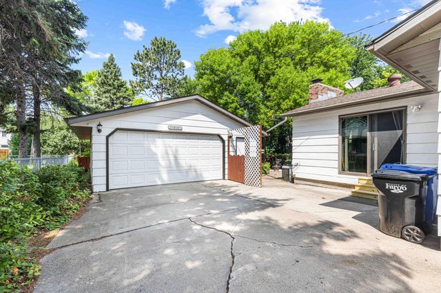 1917 15th Street S, Fargo, ND 58103