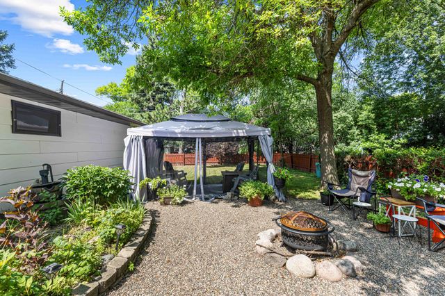 1917 15th Street S, Fargo, ND 58103