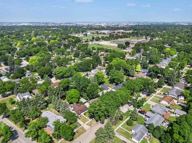 1917 15th Street S, Fargo, ND 58103