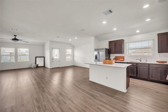 119 Esparza DR, Bastrop, TX 78602