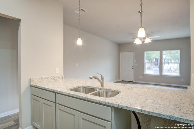119 Lawton St, San Antonio, TX 78237