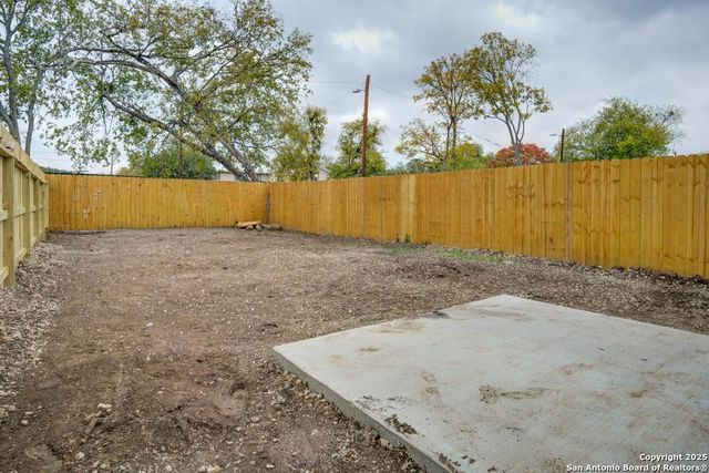 119 Lawton St, San Antonio, TX 78237