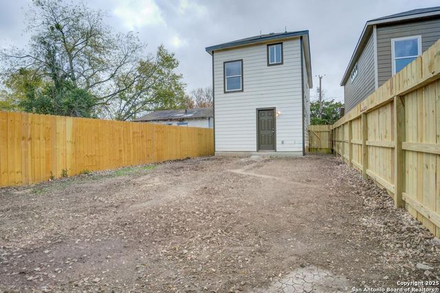 119 Lawton St, San Antonio, TX 78237