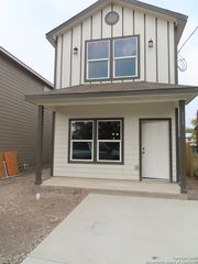 119 Lawton St, San Antonio, TX 78237