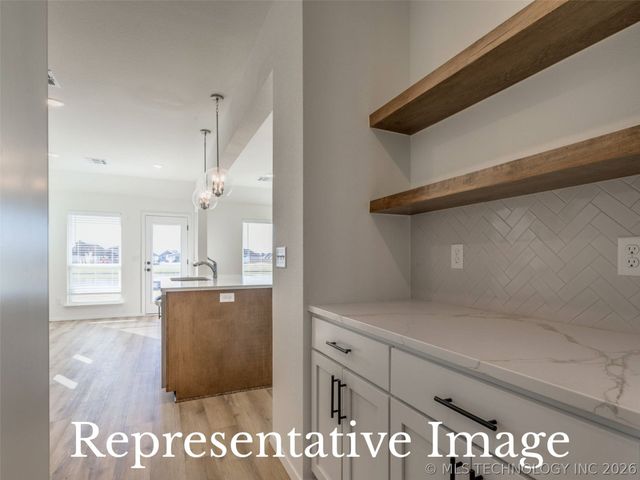 6117 E 124th Place S, Bixby, OK 74008