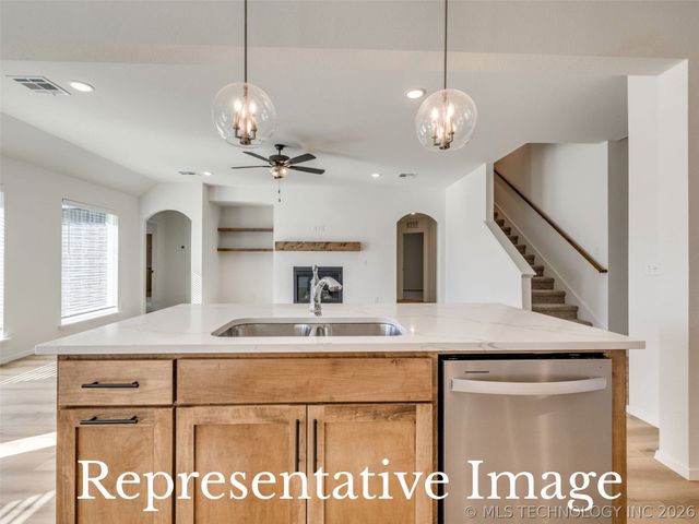 6117 E 124th Place S, Bixby, OK 74008