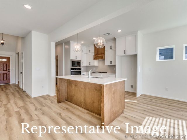 6117 E 124th Place S, Bixby, OK 74008