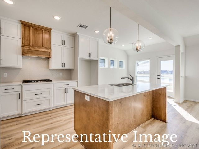 6117 E 124th Place S, Bixby, OK 74008