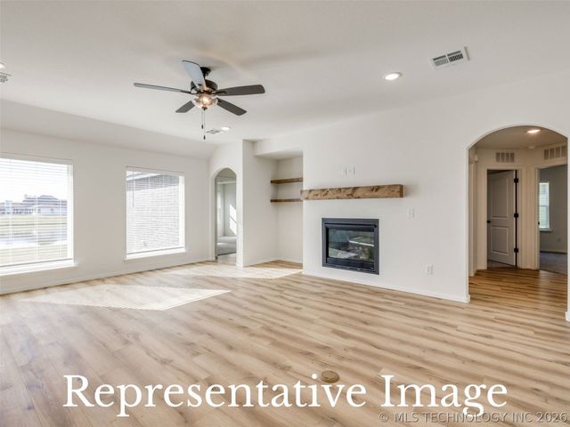 6117 E 124th Place S, Bixby, OK 74008