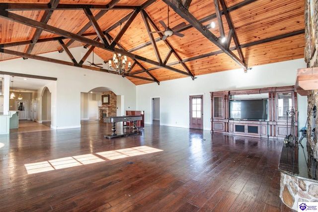 379 Clark School Road, Clarkson, KY 42726