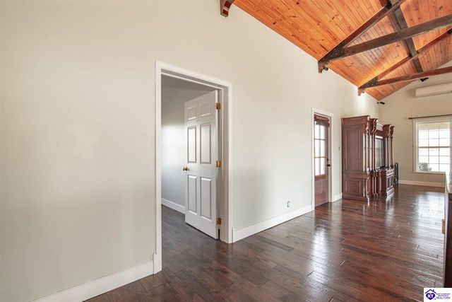 379 Clark School Road, Clarkson, KY 42726