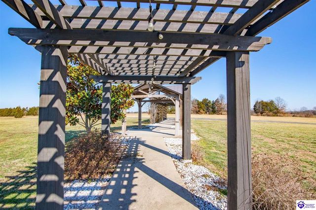 379 Clark School Road, Clarkson, KY 42726