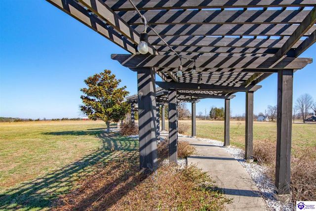 379 Clark School Road, Clarkson, KY 42726