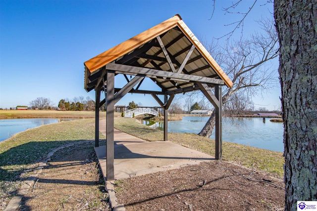 379 Clark School Road, Clarkson, KY 42726