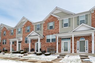 2490 Anna Way, Elgin, IL 60124