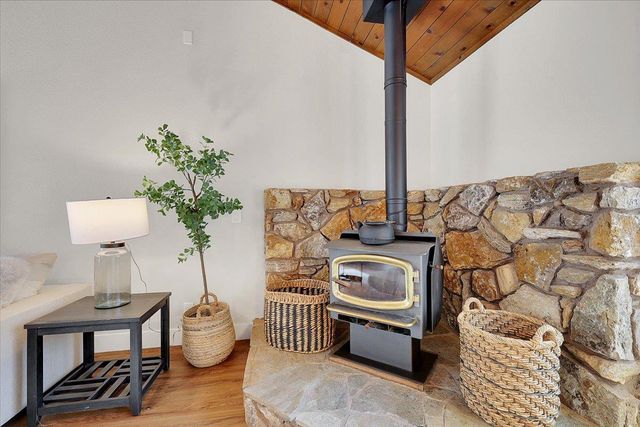 13274 Idaho Maryland Rd, Nevada City, CA 95959