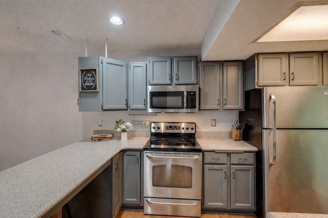 3670 Gettysburg Avenue S 82, Saint Louis Park, MN 55426