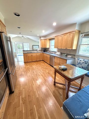 511 Roxbury Road, Stamford, CT 06902