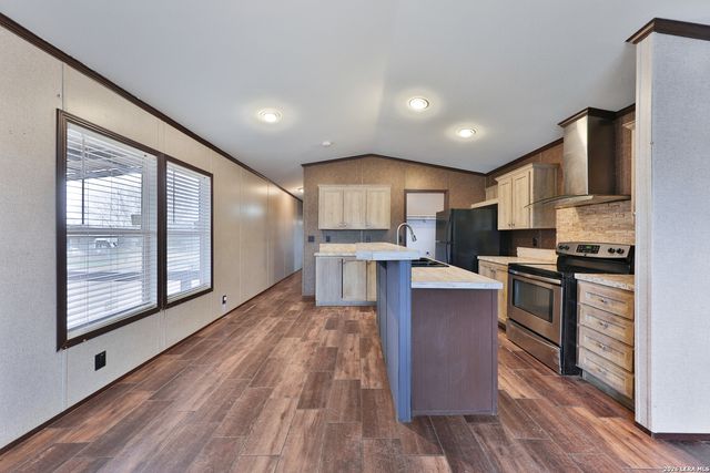 308 Campbell, Jourdanton, TX 78026