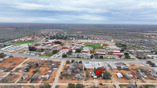 308 Campbell, Jourdanton, TX 78026