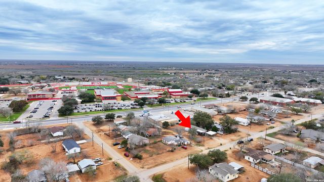 308 Campbell, Jourdanton, TX 78026