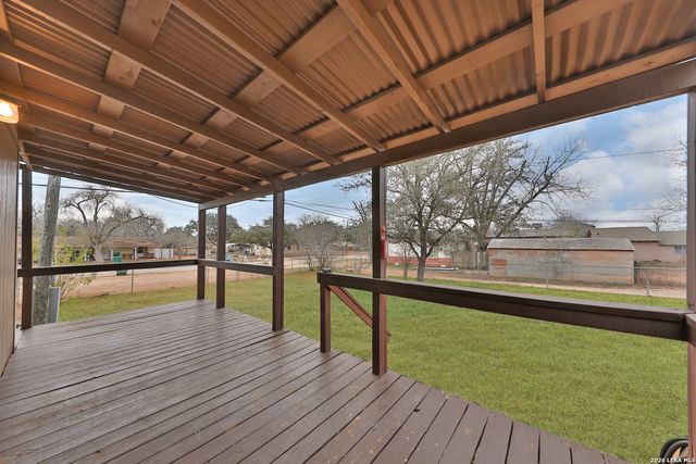 308 Campbell, Jourdanton, TX 78026