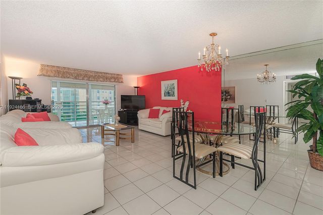 401 SE 3rd St 507, Dania Beach, FL 33004