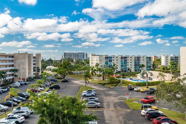 401 SE 3rd St 507, Dania Beach, FL 33004