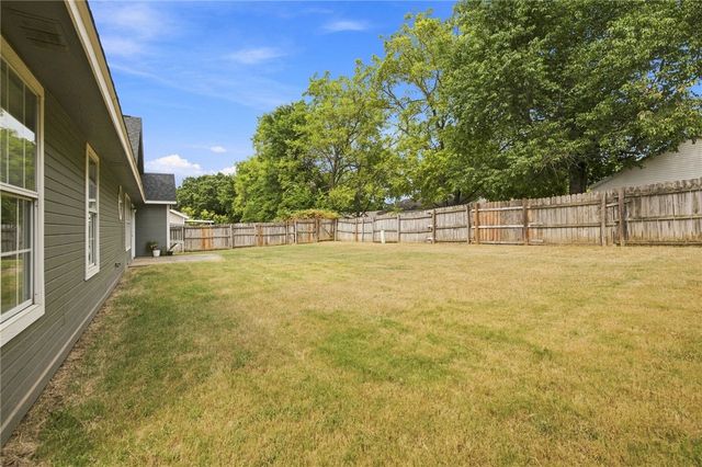 1856 Salem Road, Fayetteville, AR 72704