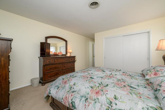 8 Killington Road, Toms River, NJ 08757
