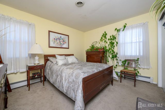 8 Killington Road, Toms River, NJ 08757