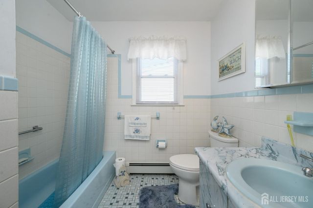 8 Killington Road, Toms River, NJ 08757