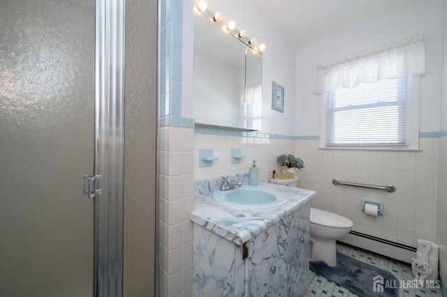 8 Killington Road, Toms River, NJ 08757