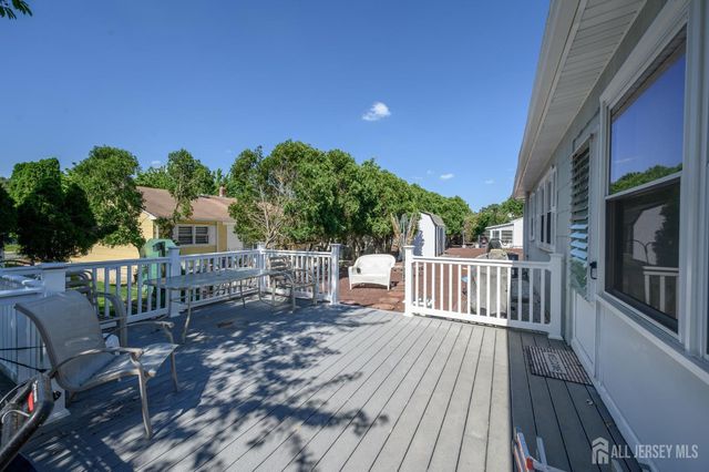 8 Killington Road, Toms River, NJ 08757