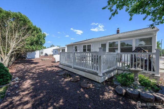 8 Killington Road, Toms River, NJ 08757
