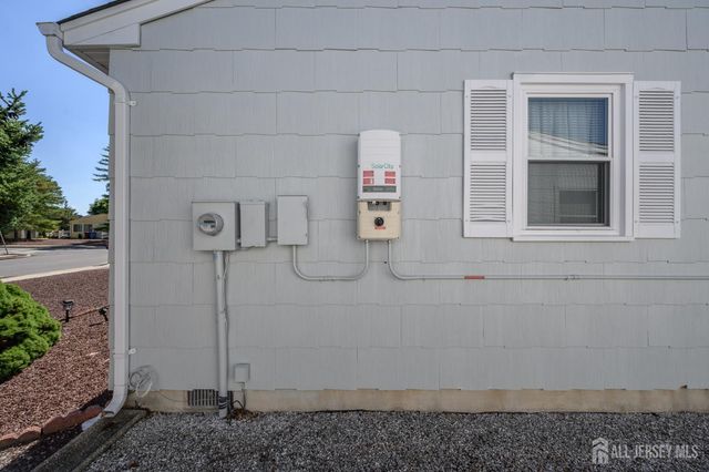 8 Killington Road, Toms River, NJ 08757