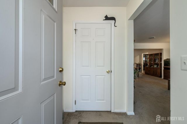 8 Killington Road, Toms River, NJ 08757