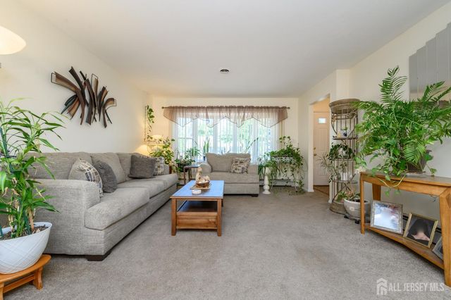 8 Killington Road, Toms River, NJ 08757