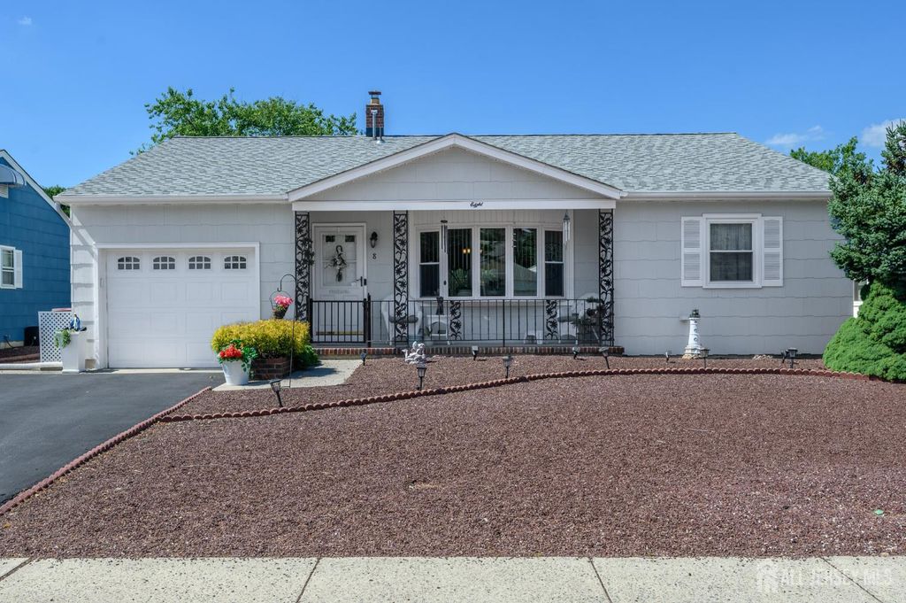 8 Killington Road, Toms River, NJ 08757
