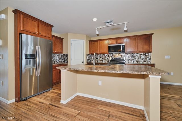 1409 SW 11th TER, Cape Coral, FL 33991