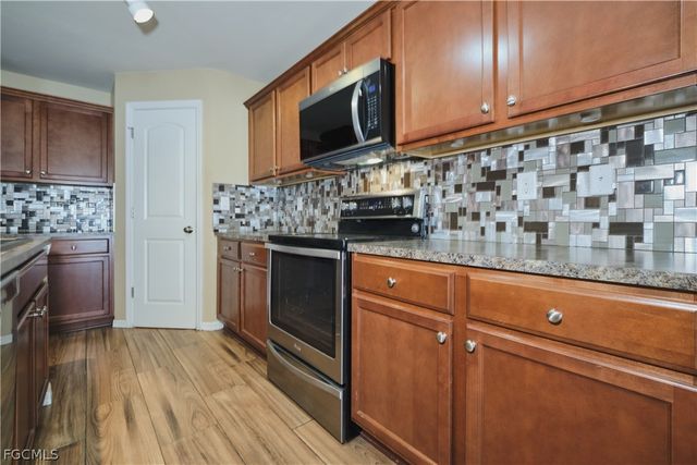 1409 SW 11th TER, Cape Coral, FL 33991