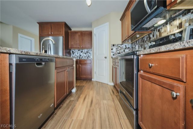 1409 SW 11th TER, Cape Coral, FL 33991