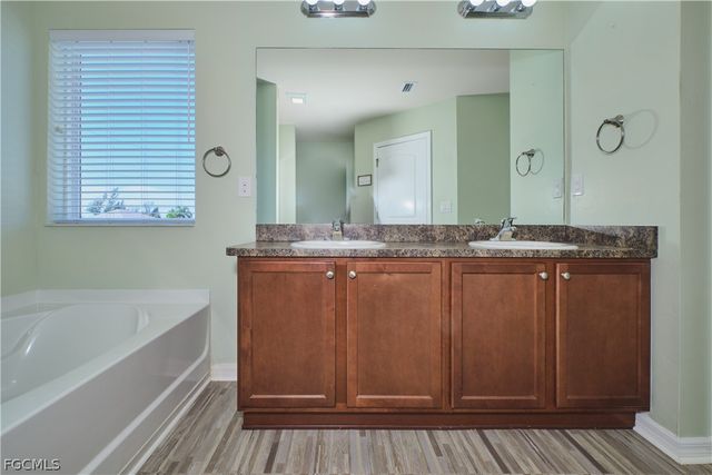 1409 SW 11th TER, Cape Coral, FL 33991