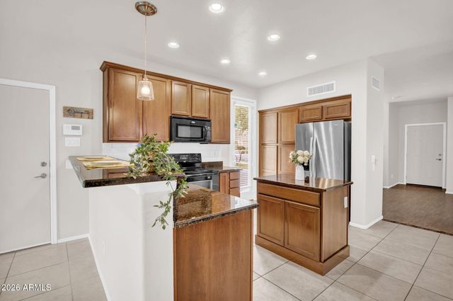 2346 E PECAN Road, Phoenix, AZ 85040