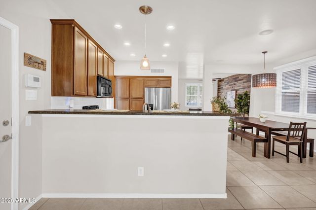 2346 E PECAN Road, Phoenix, AZ 85040