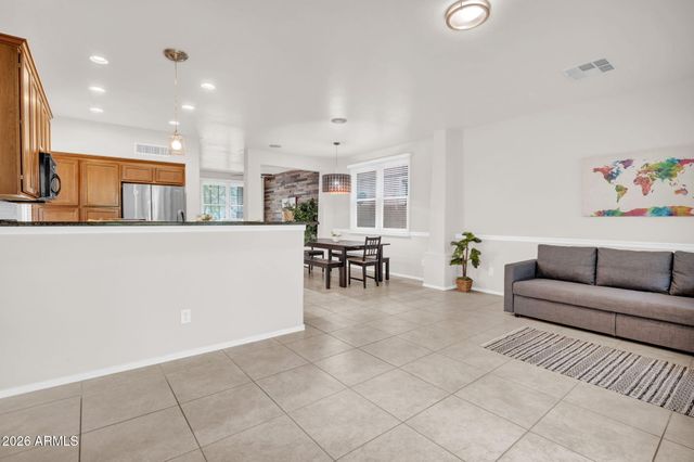 2346 E PECAN Road, Phoenix, AZ 85040