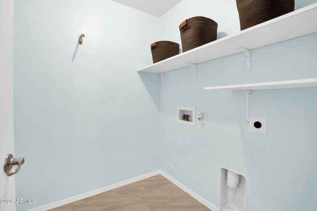 2346 E PECAN Road, Phoenix, AZ 85040